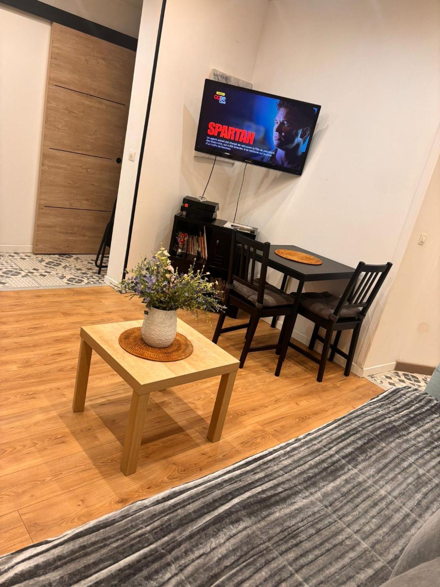 F2 Moderne Proche Paris Apartment *